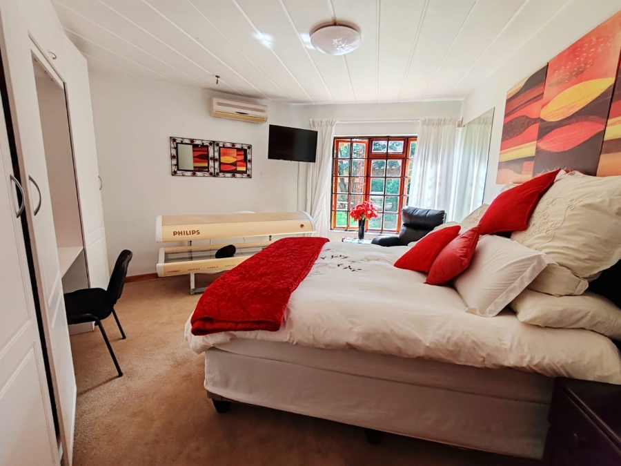 4 Bedroom Property for Sale in Van Der Hoff Park North West